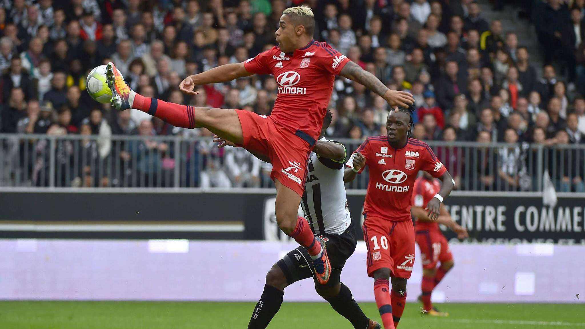 包含第戎主场逼平昂热，积分暂居中游的词条