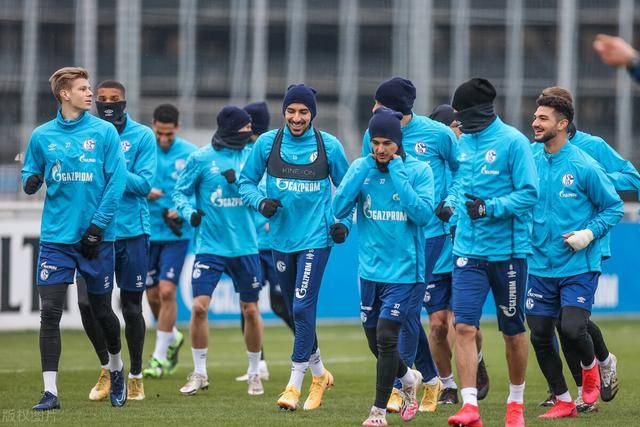 包含沙尔克备战欧洲赛场，全力以赴迎接挑战的词条