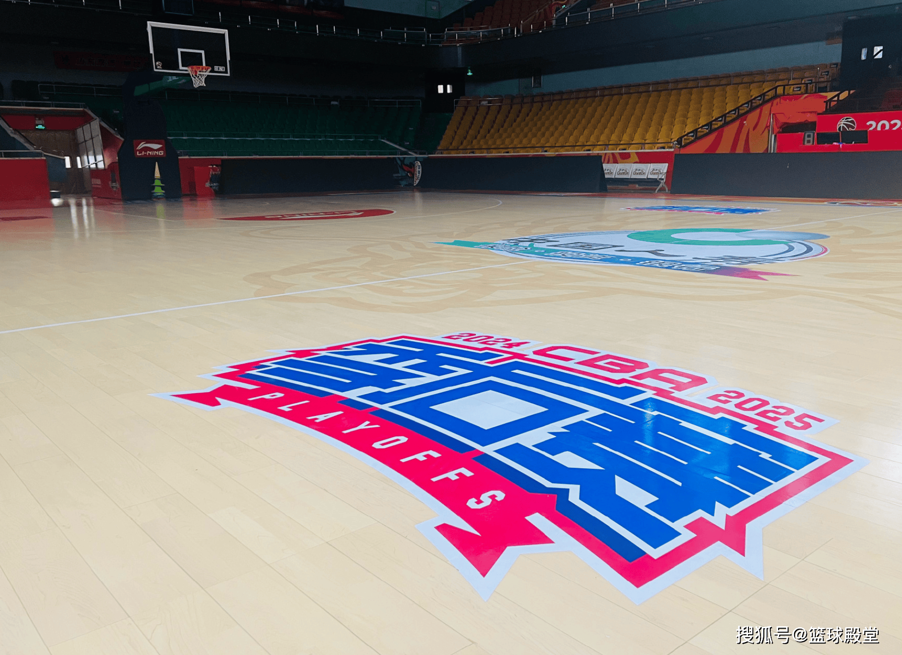 球队新战术大获成功，备战季后赛