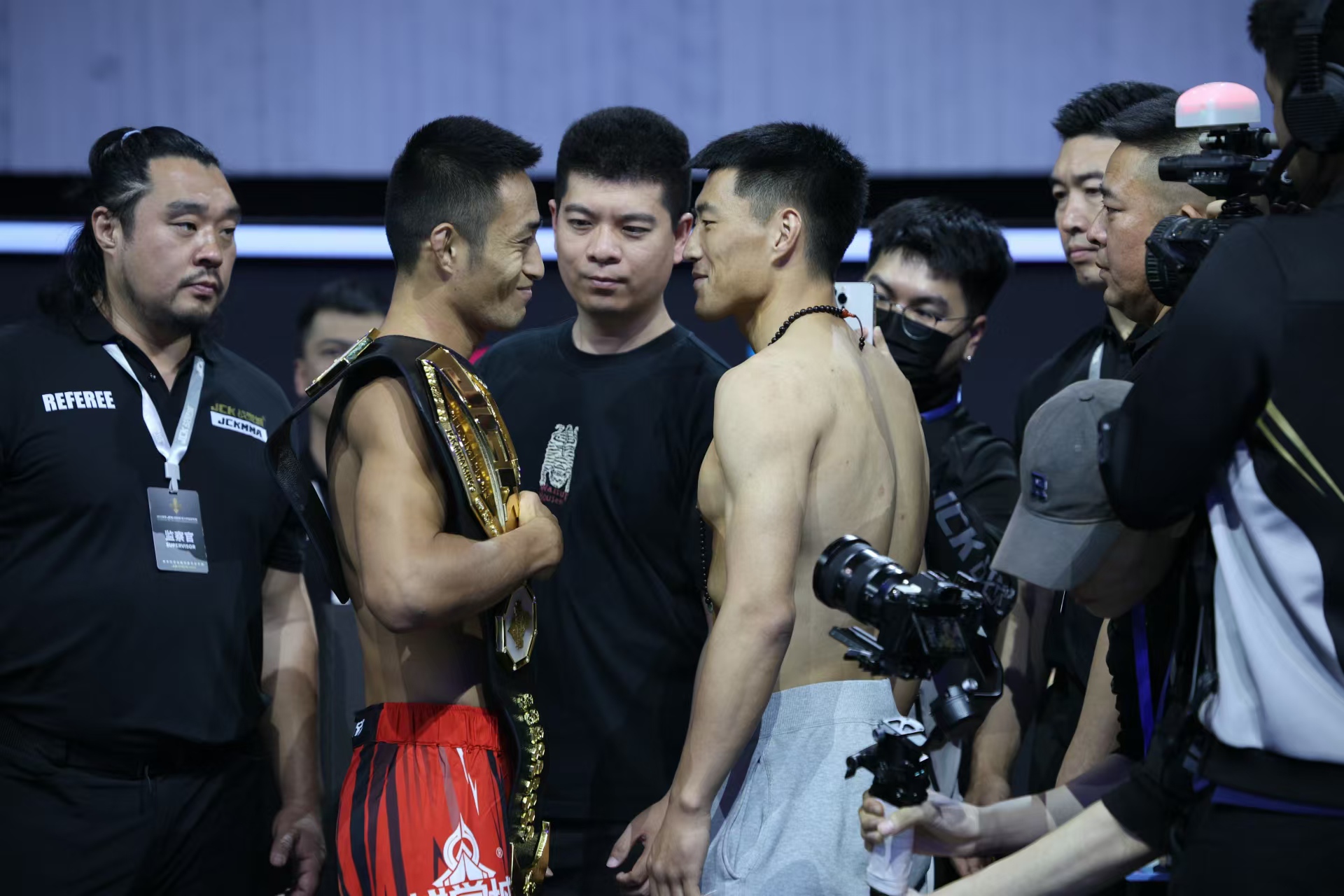 热血擂台，国内球队挑战亚洲强队的简单介绍