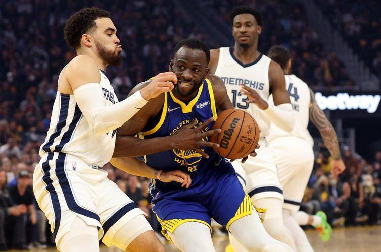 灰熊客场告捷，球队士气高涨