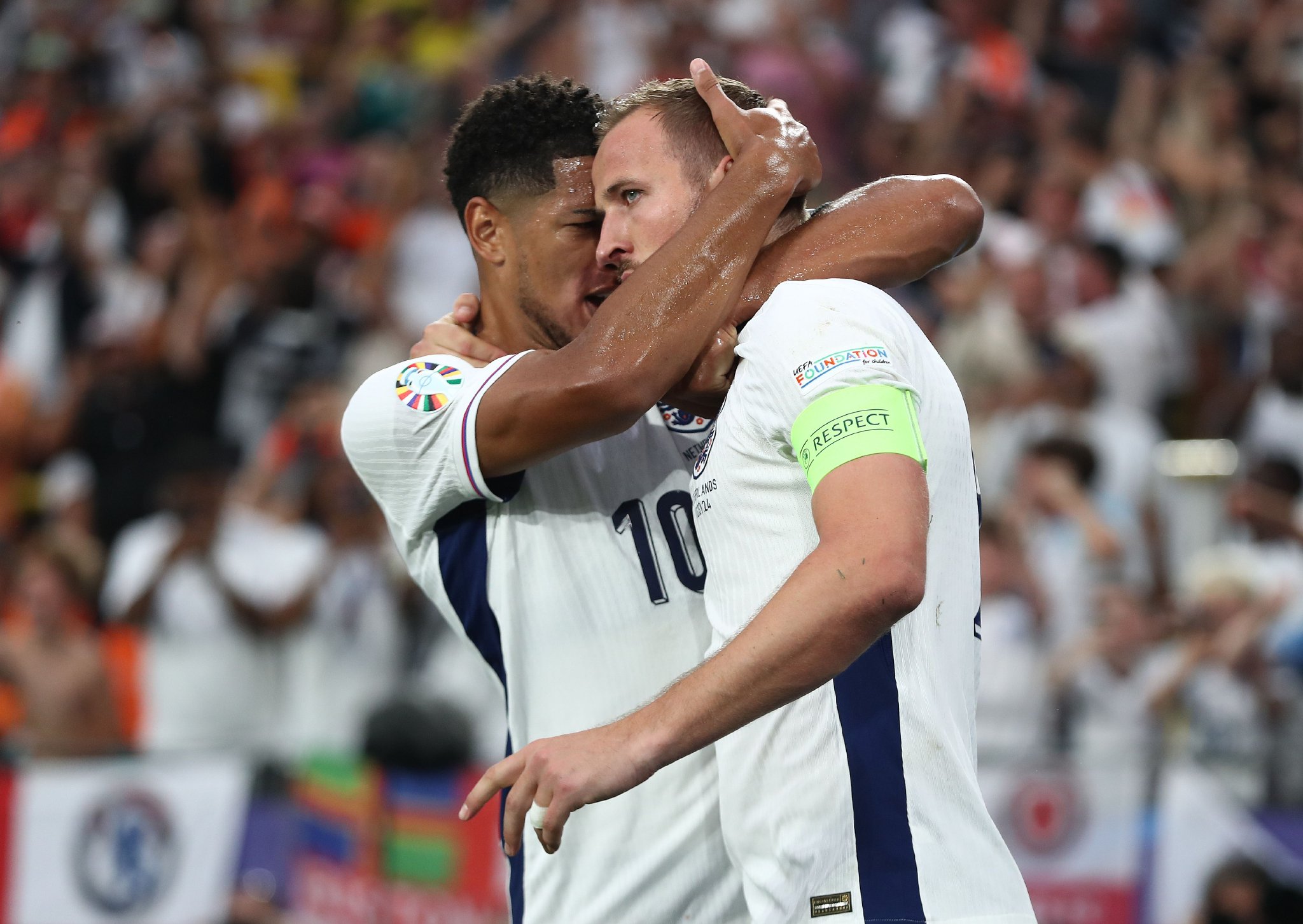 英格兰足球队斩获国际比赛胜利