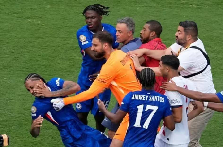 关于里尔客场不敌巴黎圣日耳曼，飘零败局的信息