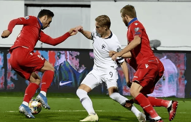 比利时大胜俄罗斯，保持不败