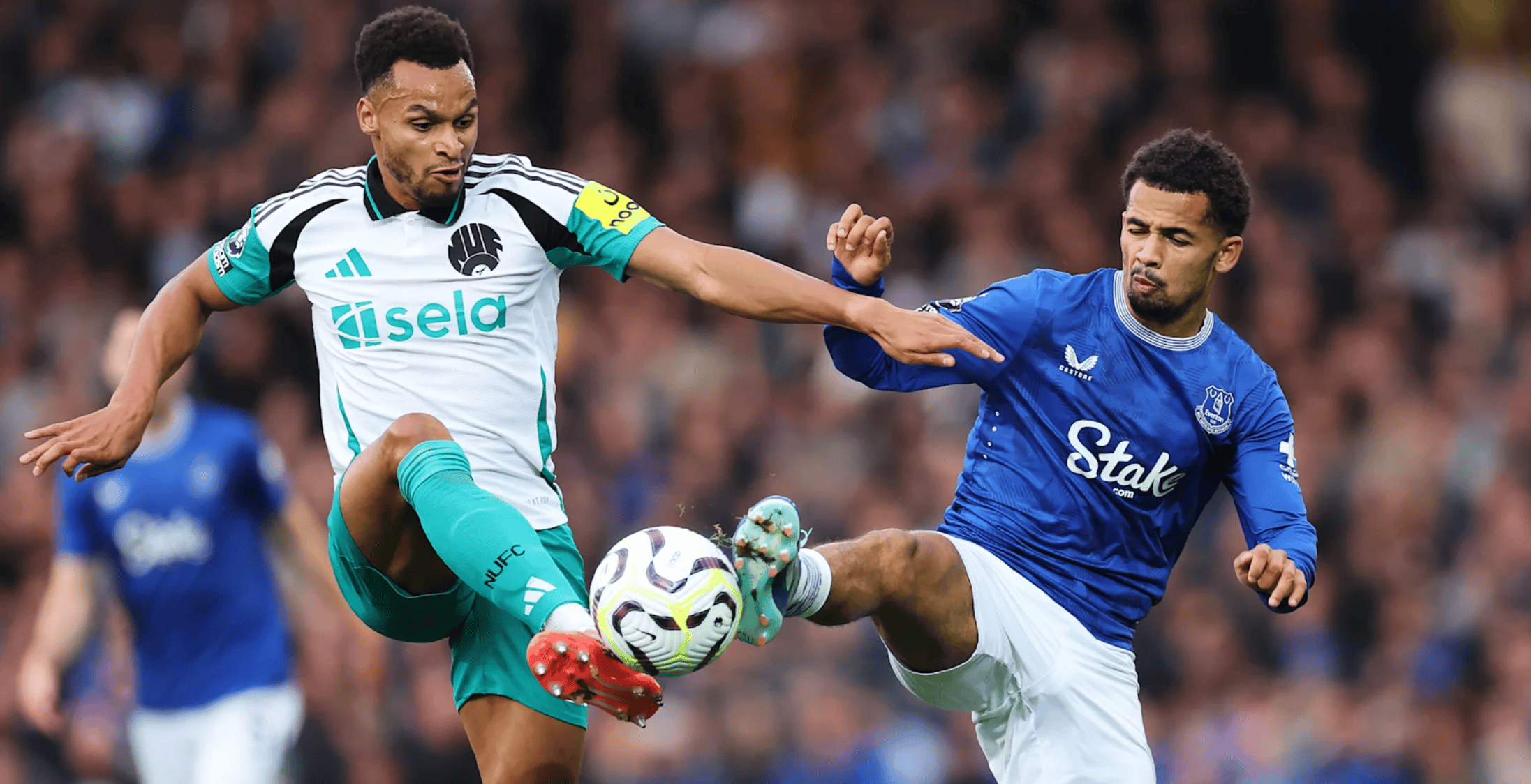 纽卡斯尔主场击败埃弗顿，继续保持赛季不败战绩