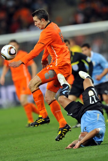 紧张刺激的较量即将上演，球场烽火蔓延