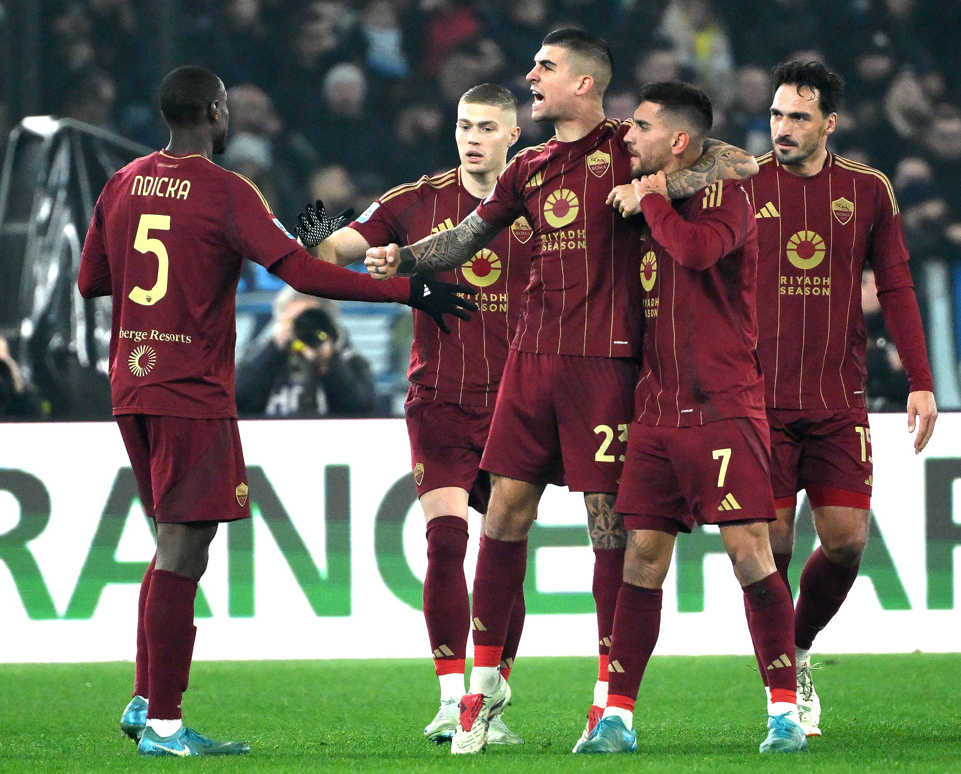 拉齐奥挑战萨索洛，比赛火爆异常