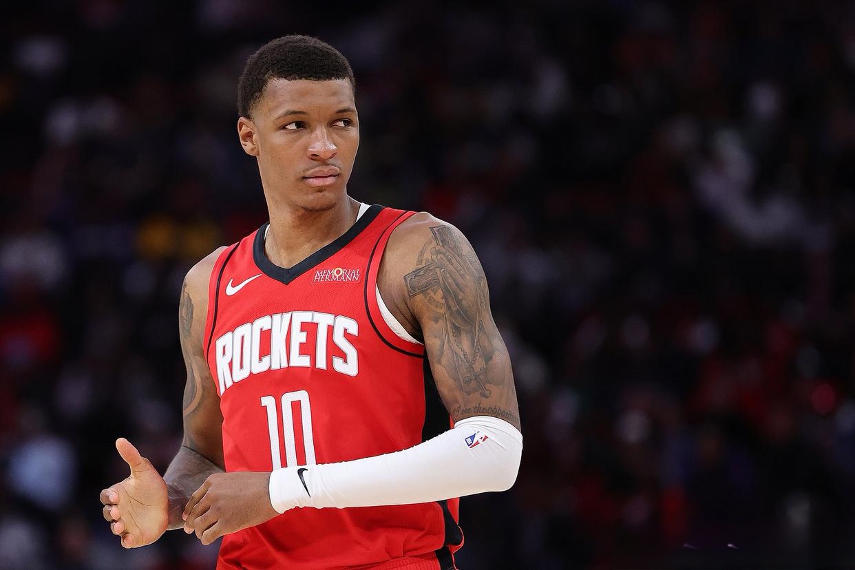 雄鹿大胜火箭：米德尔顿全面表现成为焦点