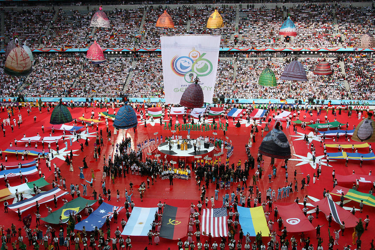 关于欧洲杯夺冠球队联合访问美国，赛季表现备受瞩目的信息