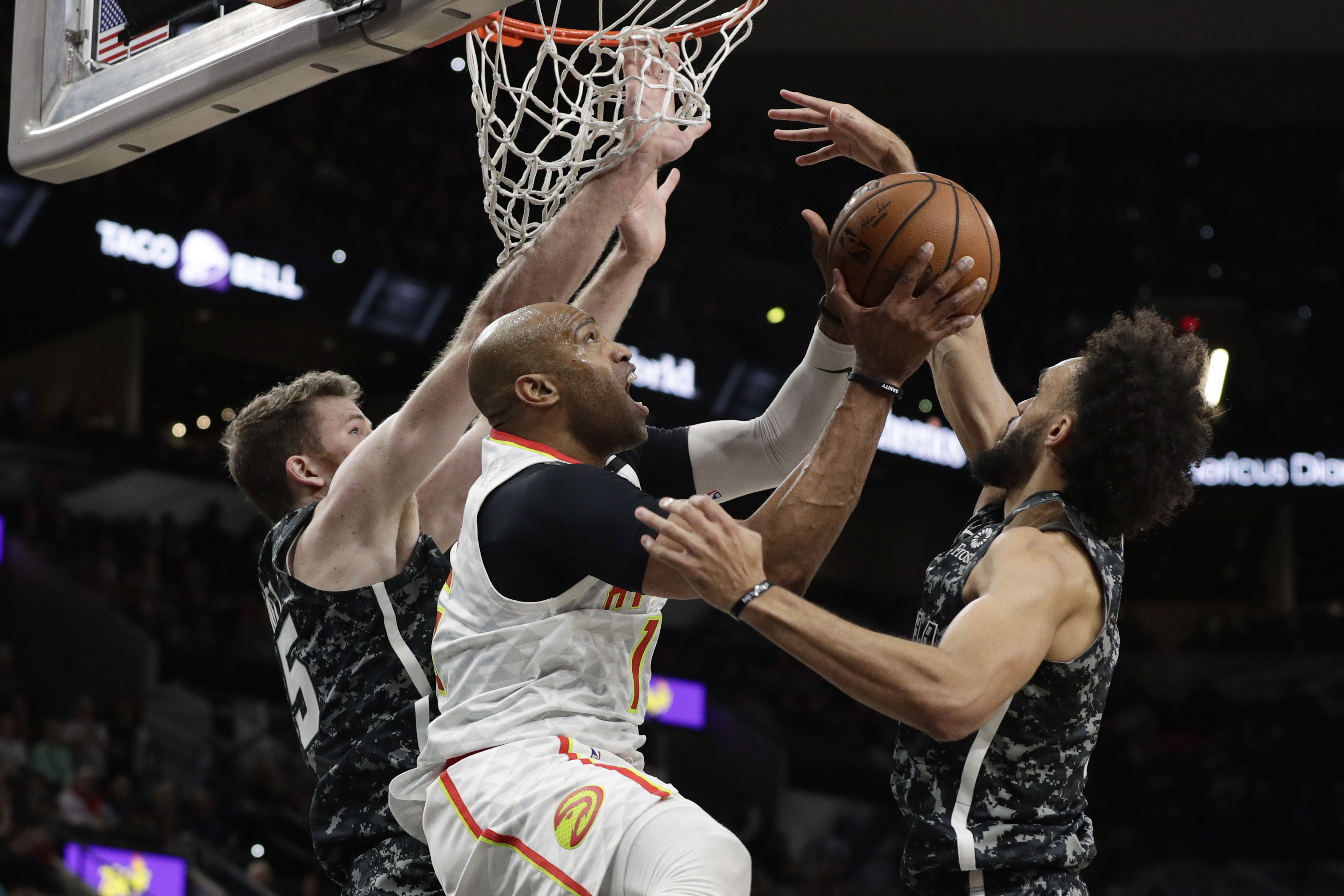 罗马尼亚老鹰客场战胜，士气高昂