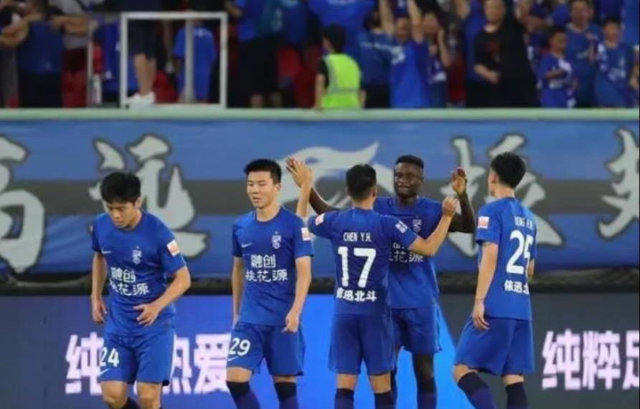 实力雄厚球队角逐，引发球迷热切期待