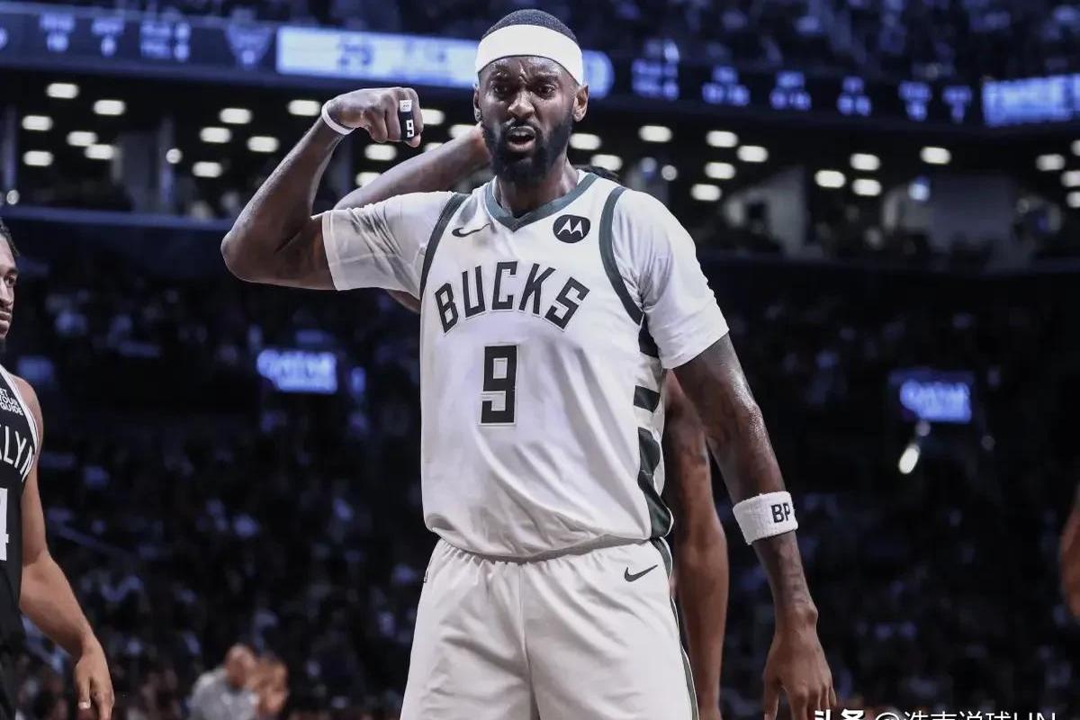 雄鹿战国王，字母哥米德尔顿鲍尔三巨头大爆发