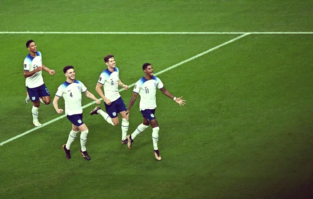 英格兰小组出线，晋级下一轮比赛！