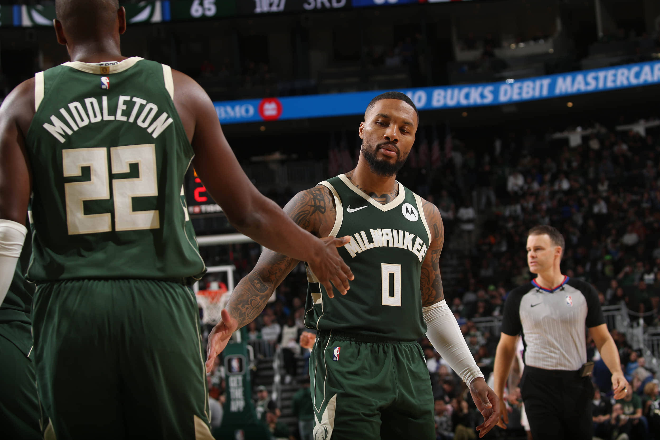 雄鹿连胜终止：字母哥努力发挥仍未获胜连胜终结