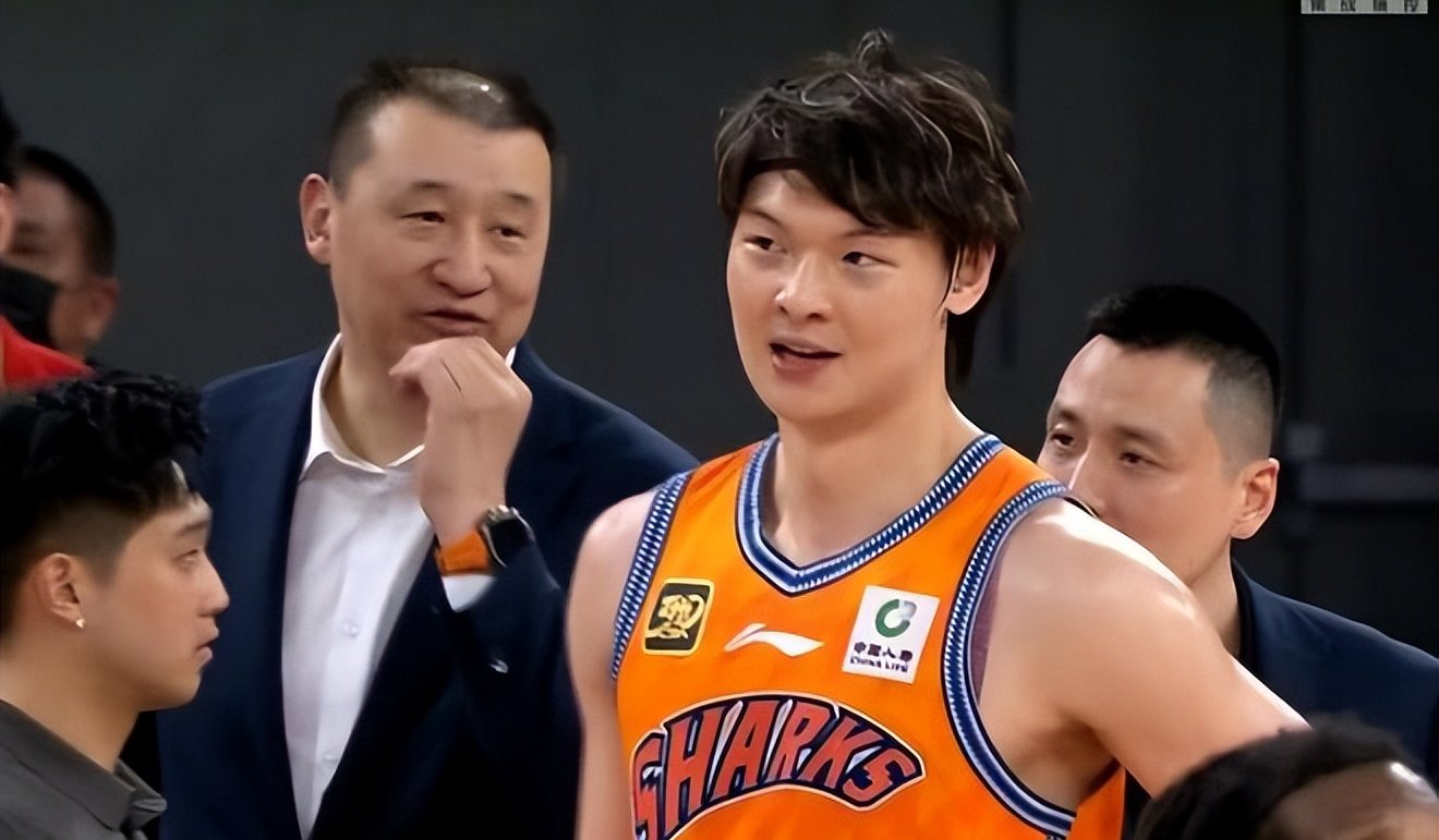 辽宁队力战上海，双方实力均衡