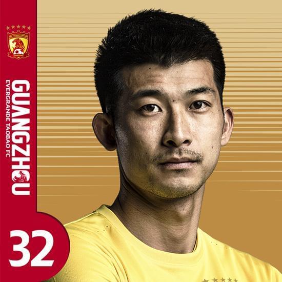 上海申鑫轻松击败广州富力，继续领跑