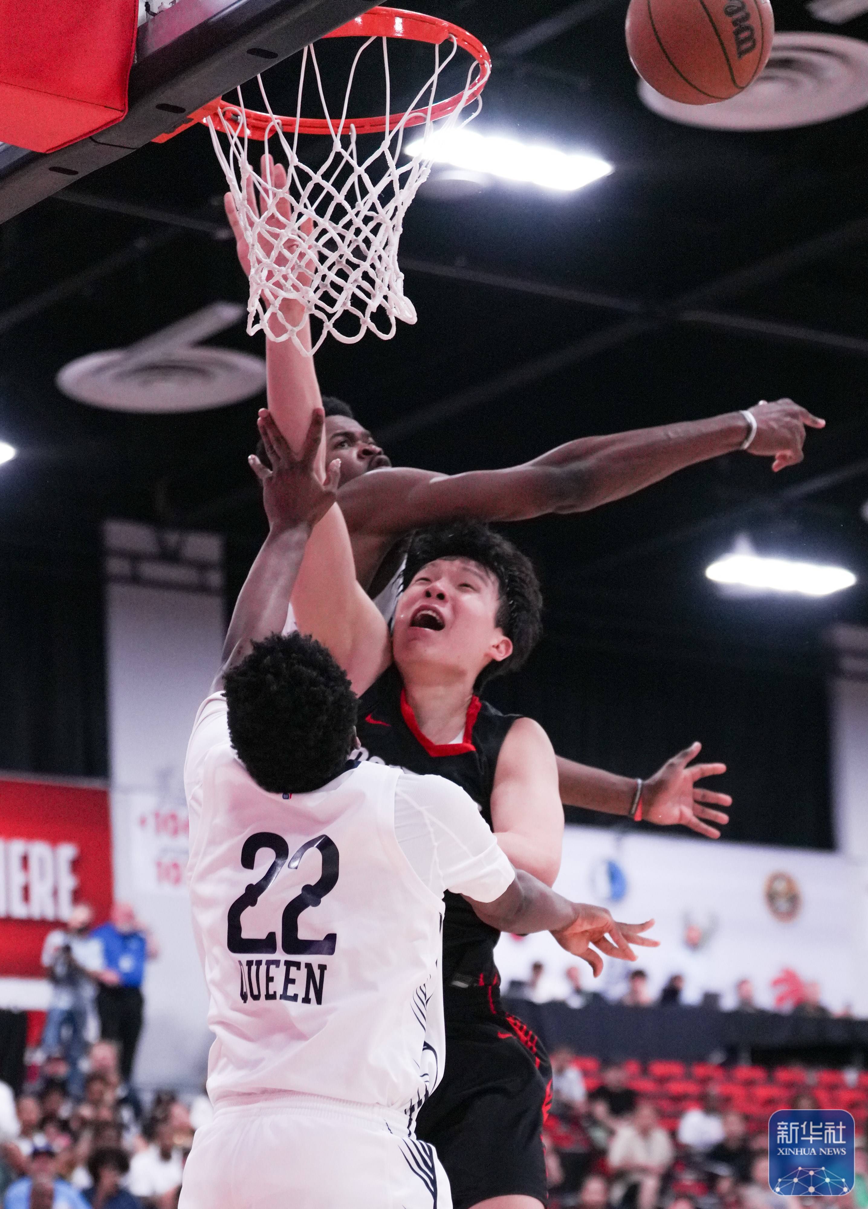 鹈鹕球员在比赛中心情不稳表现不佳