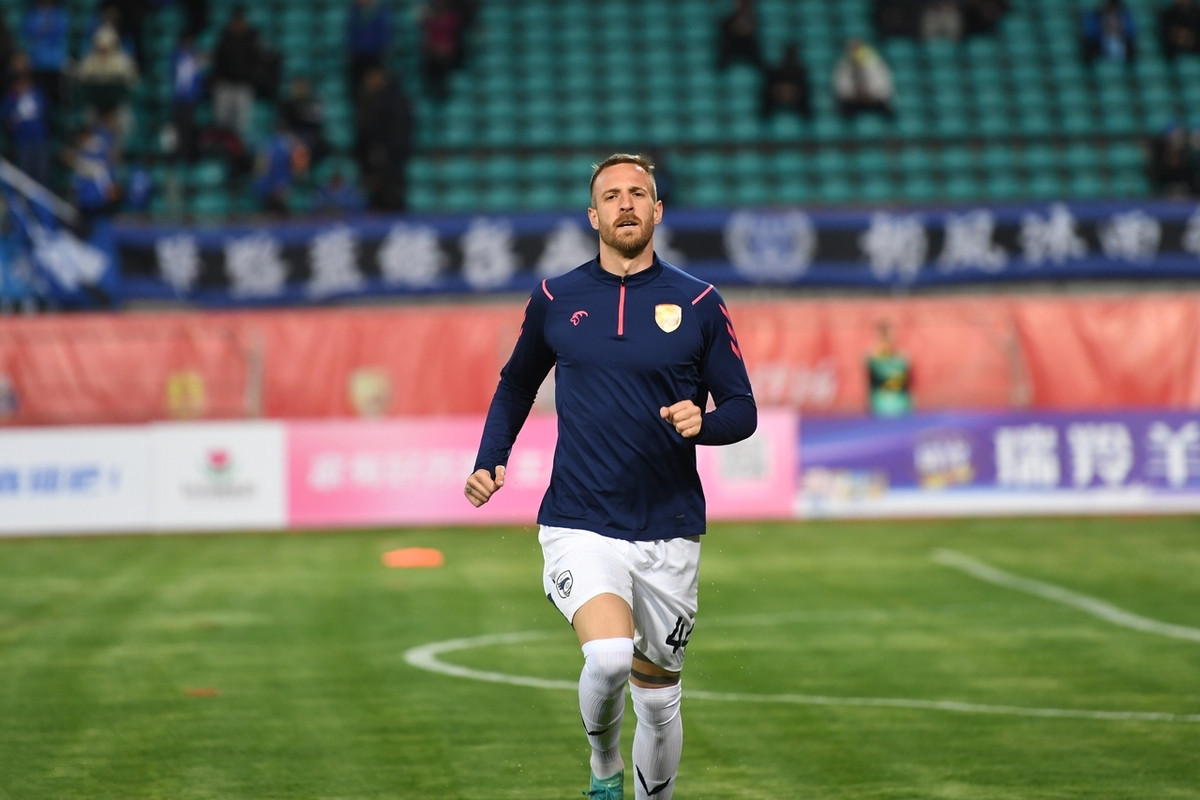 大连一方抢分成功，保持连胜势头