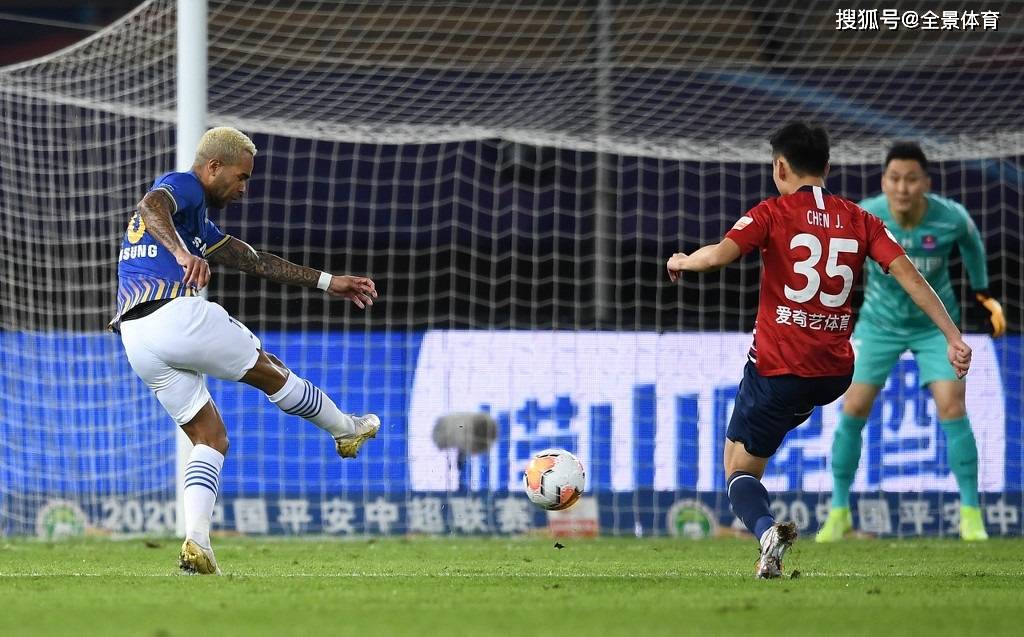 苏宁客场艰难取胜，暂居积分榜首