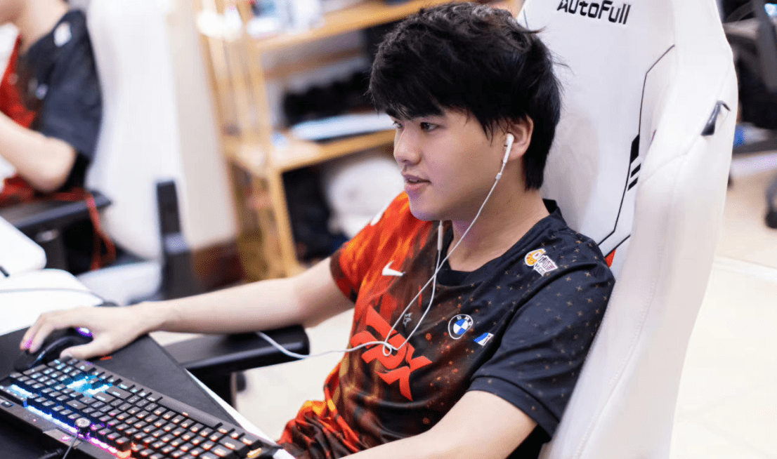 FLY绝杀C9，Viper极限生还后反打鏖战多局入围赛，成为赛场最大亮点