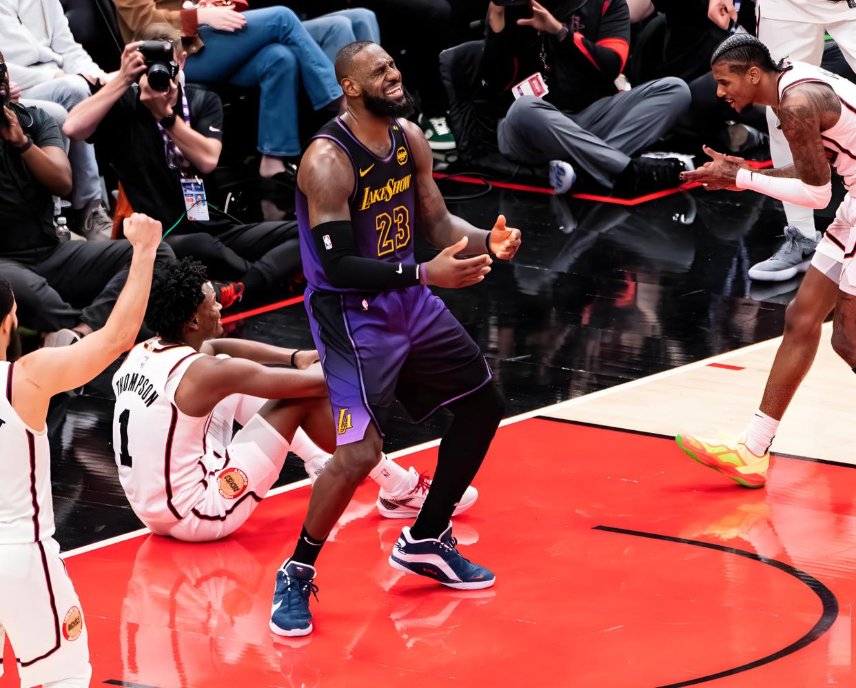 湖人队险胜火箭队，系列赛战绩扳平