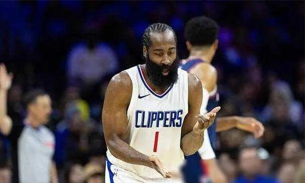 快船队签下大卫-杨，力图在季后赛有所突破