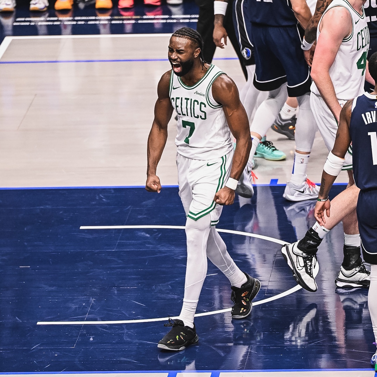 开拓者大胜独行侠，晋级下一轮的简单介绍