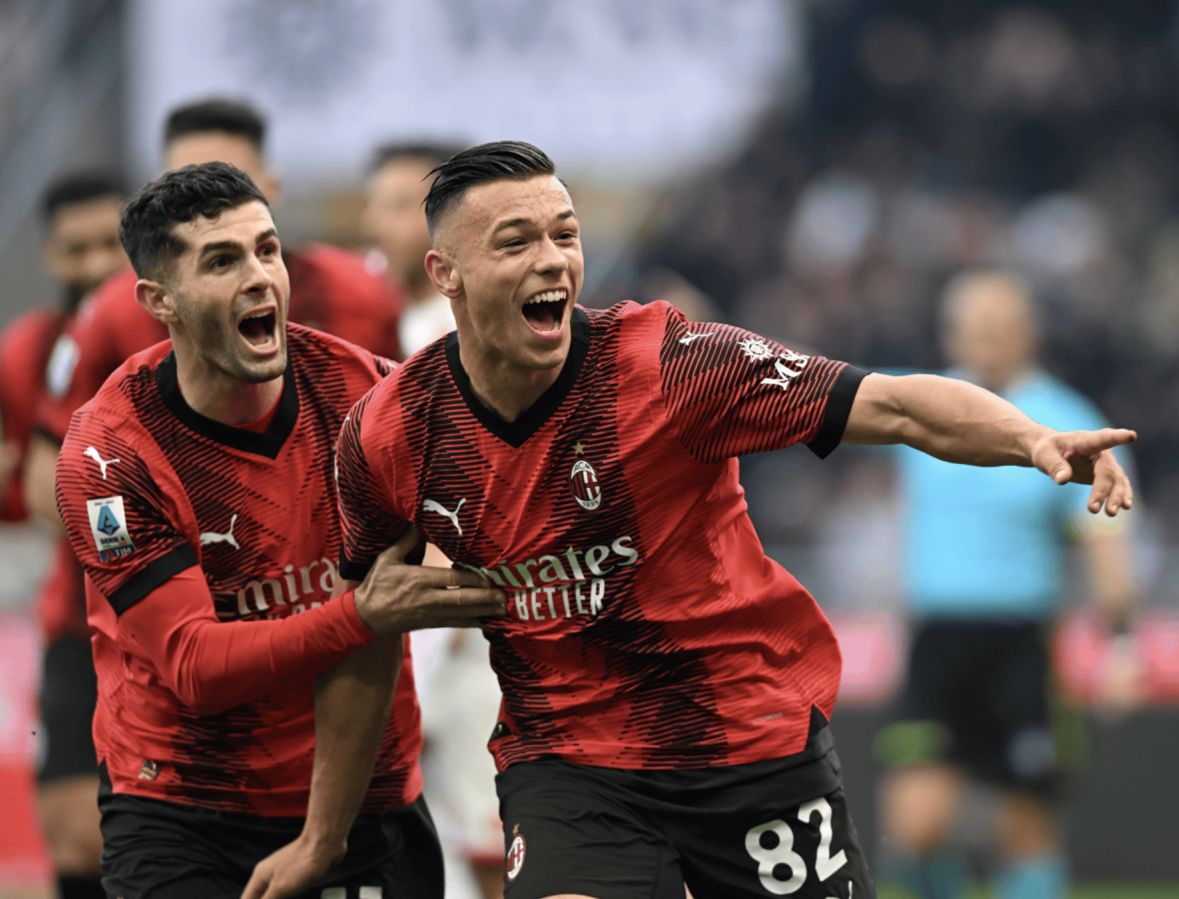 AC米兰前锋连续进球，带领球队征战险境