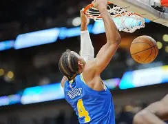 包含克尔达客场不敌拉普拉塔，遭遇失利挫折的词条