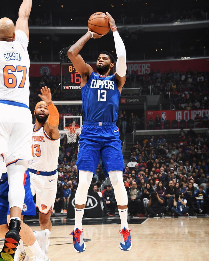 广东队完胜尼克斯，乔治关键制胜