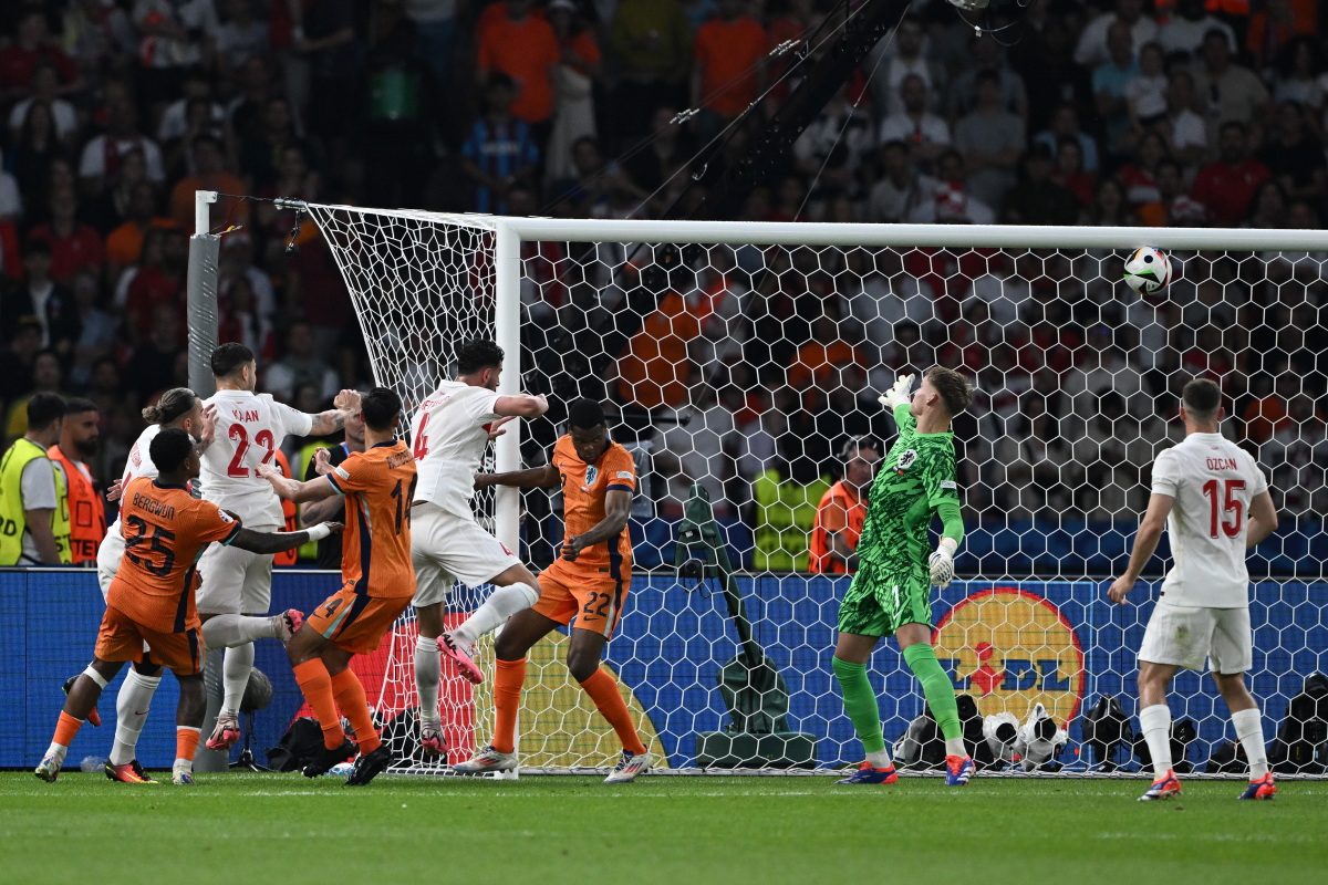 法国险胜荷兰，内马尔带队取胜