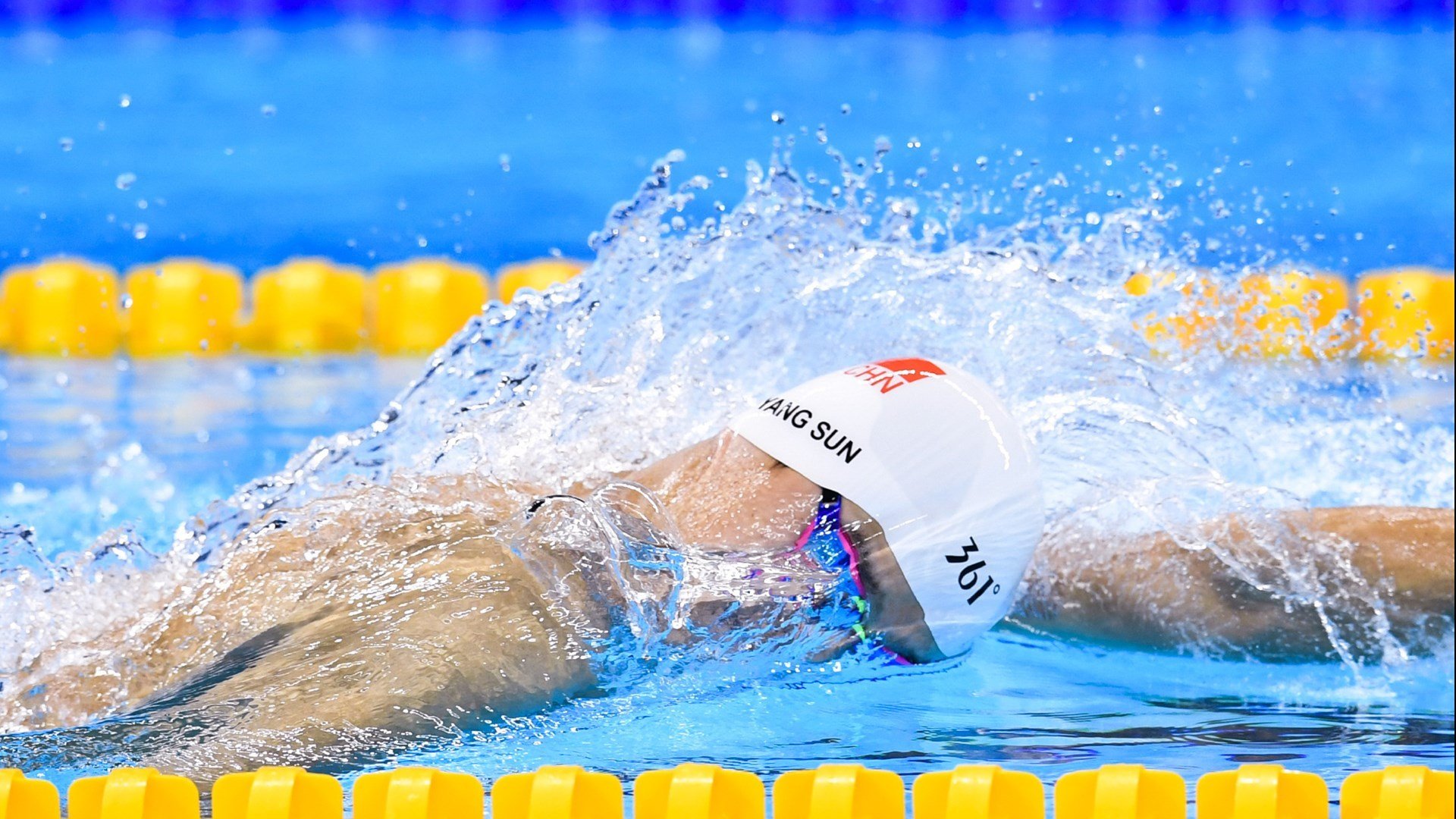 巨星觉醒，戈麦斯导演喀麦隆闪电战，阿尔及利亚防线轰然倒塌