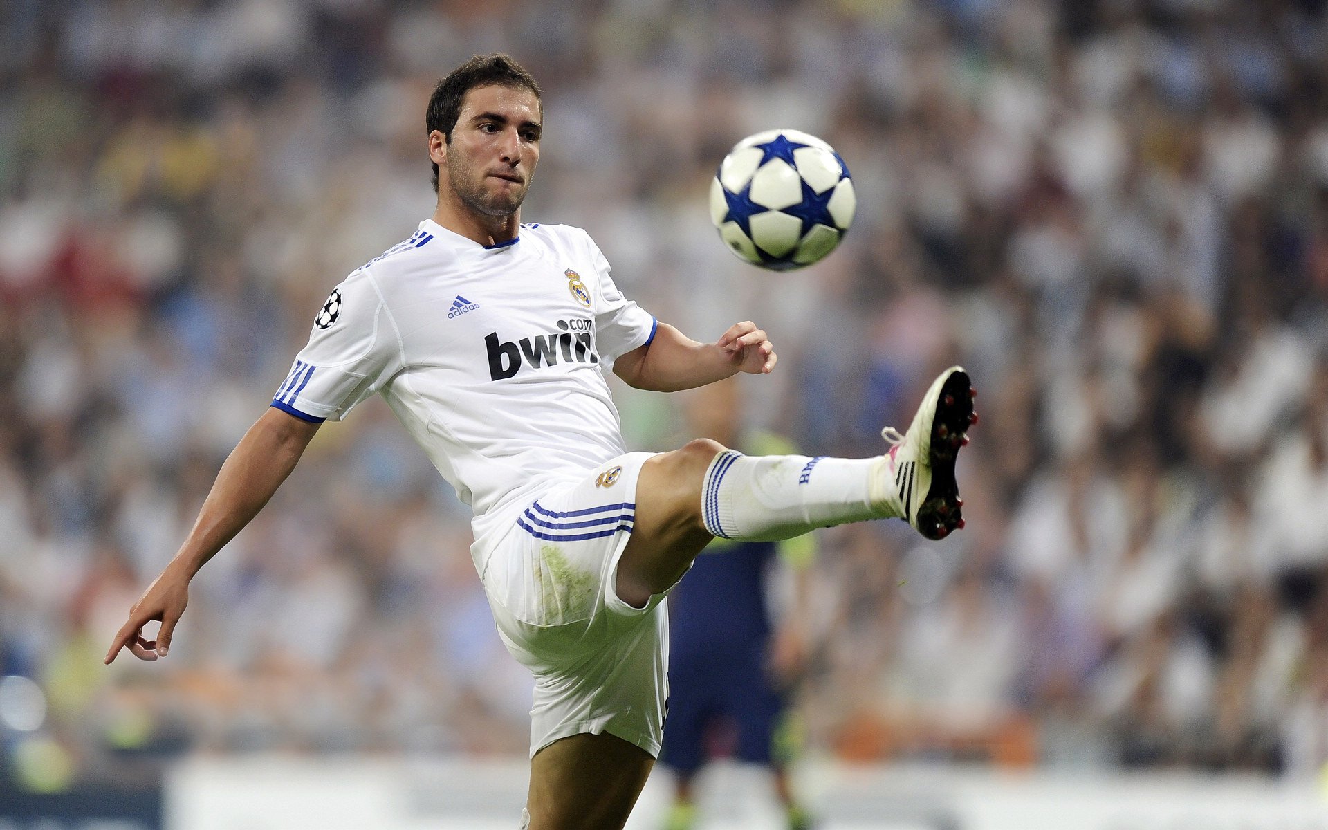 未来之战，曼联全息军团VS伊拉克国家队的沙漠对决，德里赫特数据分身连续破门改写历史