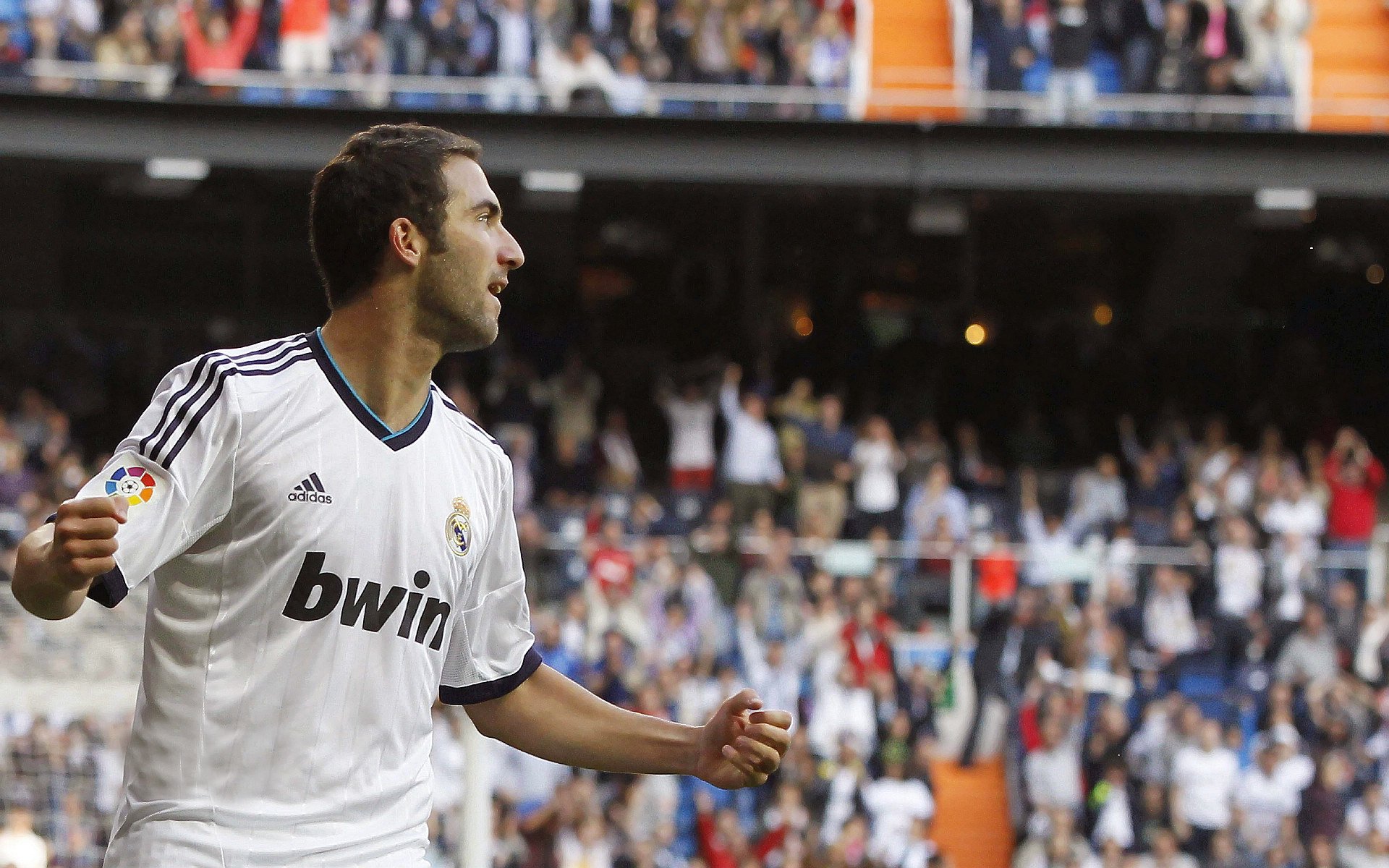 当上海大鲨鱼撞上丹佛高原，詹姆斯在平行时空的统治级演出