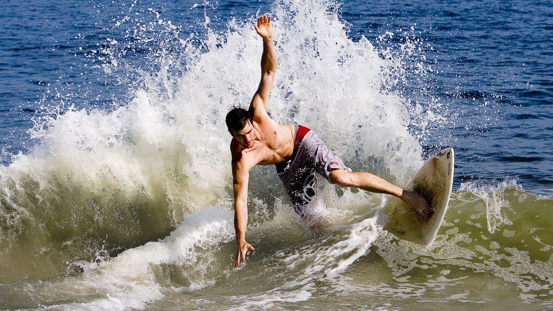 静默的刺客与燃烧的传奇，日本队险胜奥地利，奥恰洛夫虽败犹荣